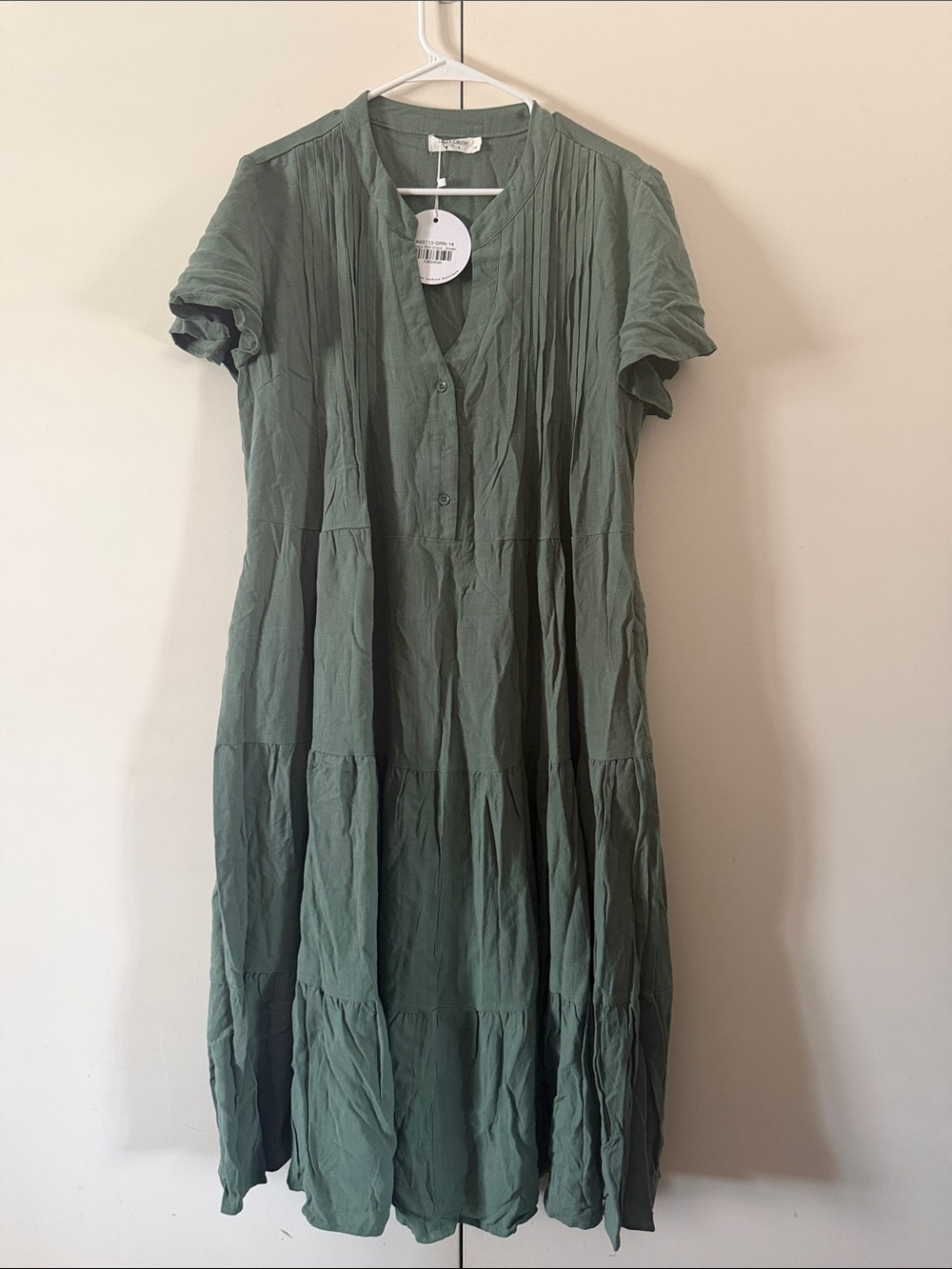 Tiered Short-Sleeve linen V-Neck Dress in Olive Green